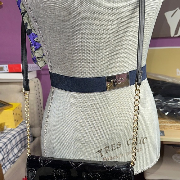 Betsey Johnson Black Heart Clutch with Bow - Picture 2 of 10